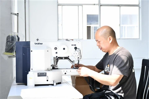 Nýtt ferðalag! Nýja verksmiðjan var formlega tekin í notkun eftir þriggja mán...